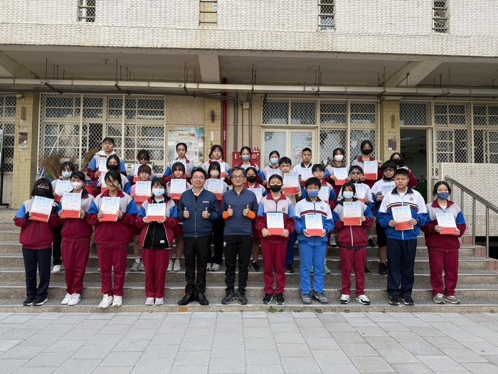 114校內國語文競賽獲獎同學(二年級)圖片